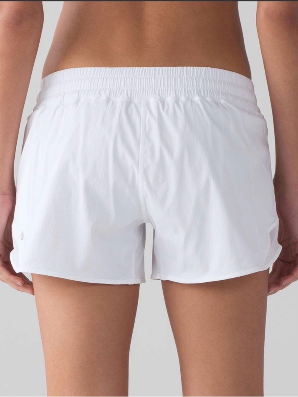 Women's Lululemon Hotty Hot Short II (Long 4") White / Barely Beige, size 8